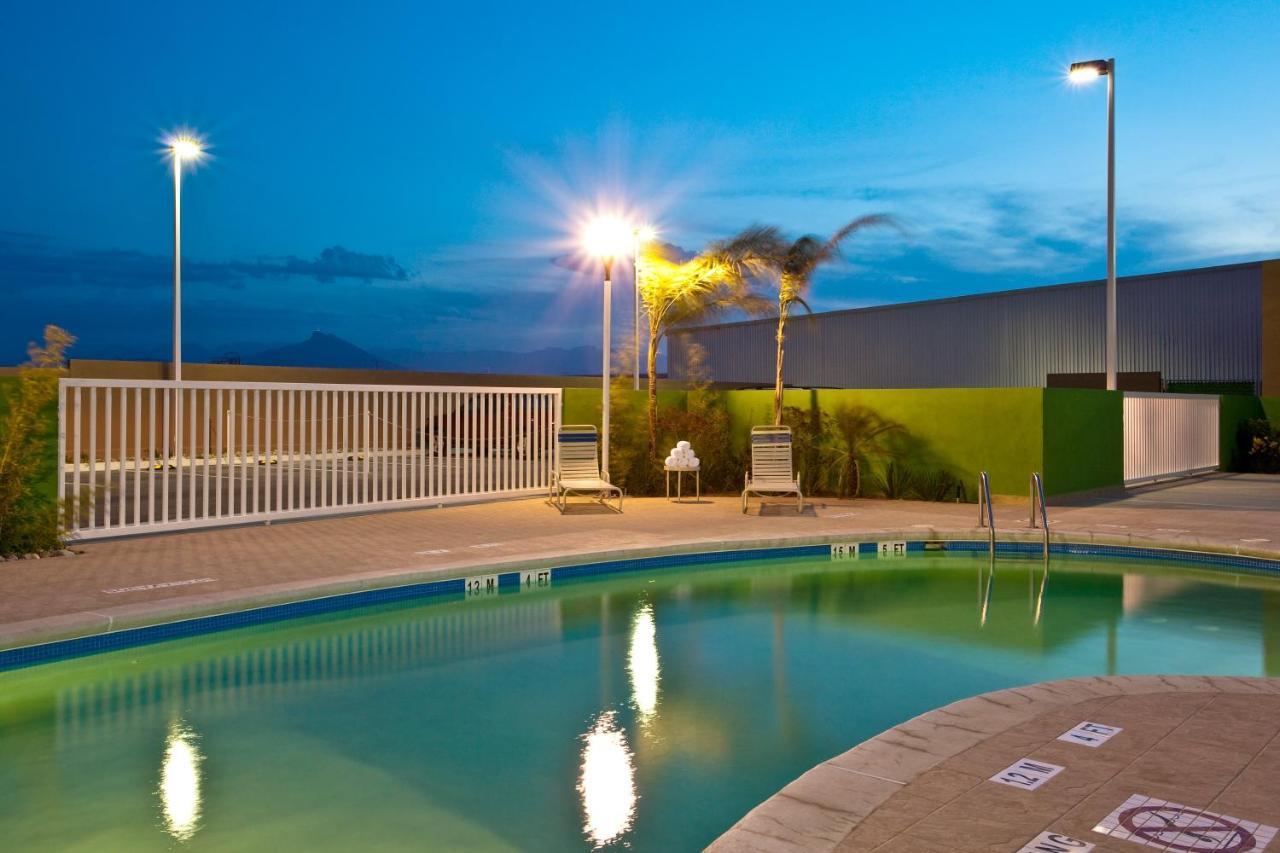 Holiday Inn Express & Suites Monterrey Aeropuerto By Ihg Apodaca Esterno foto